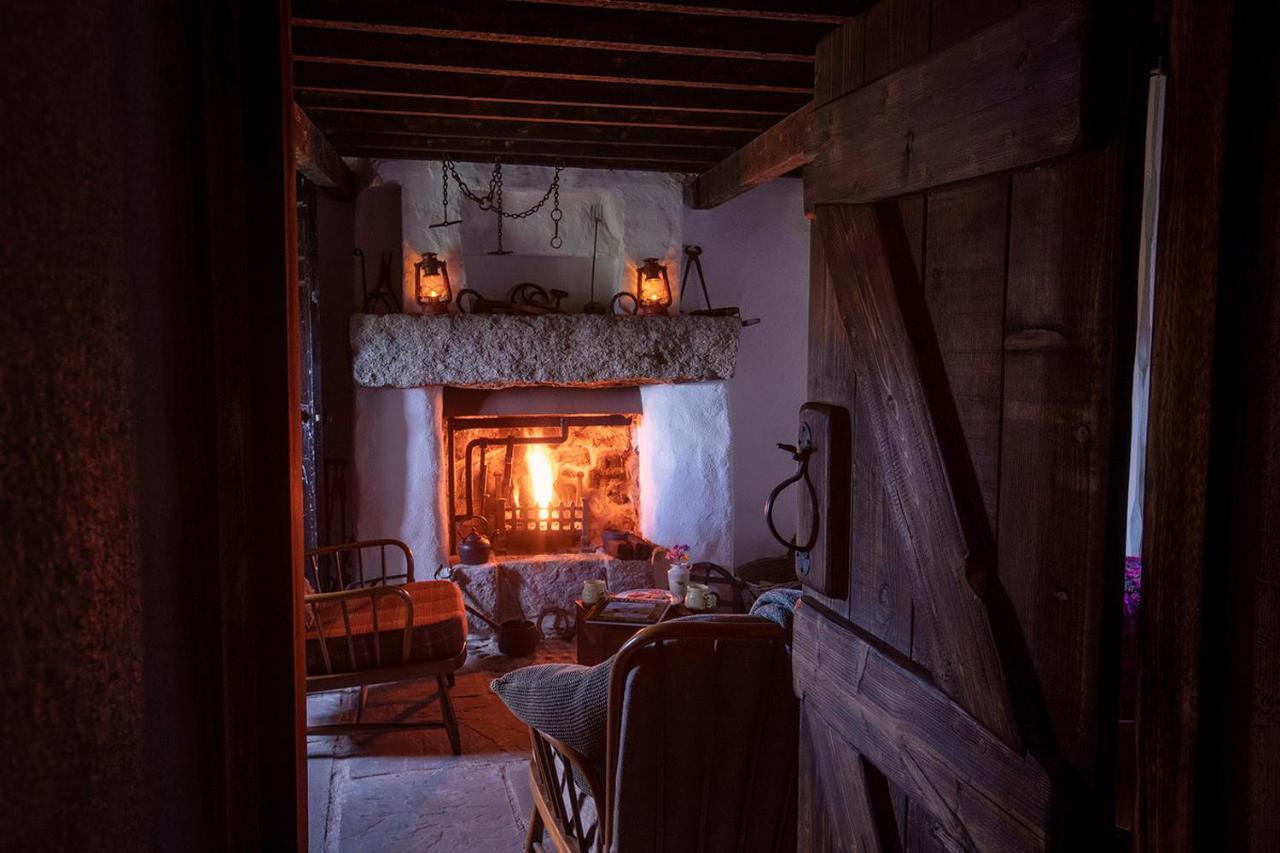 Thistle Thatch Cottage And Hot Tub - Mourne Mountains Νιούκασλ Εξωτερικό φωτογραφία