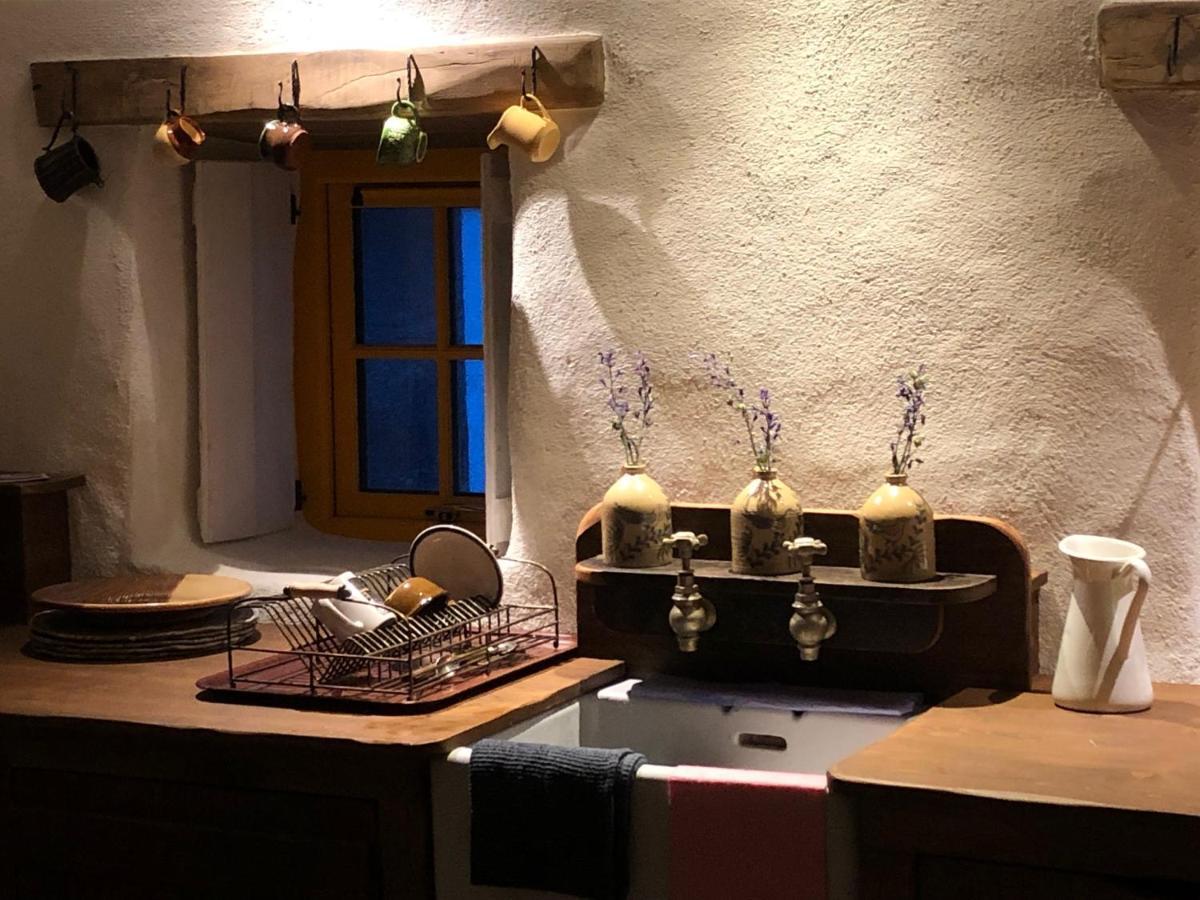 Thistle Thatch Cottage And Hot Tub - Mourne Mountains Νιούκασλ Εξωτερικό φωτογραφία